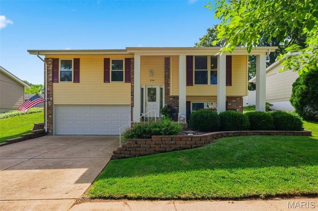 254 Village Mead Drive, Ballwin, MO 63021