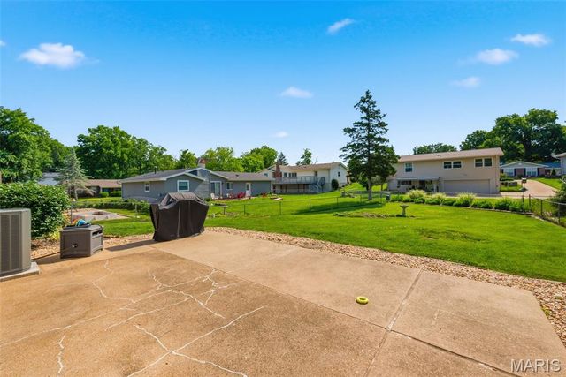254 Village Mead Drive, Ballwin, MO 63021