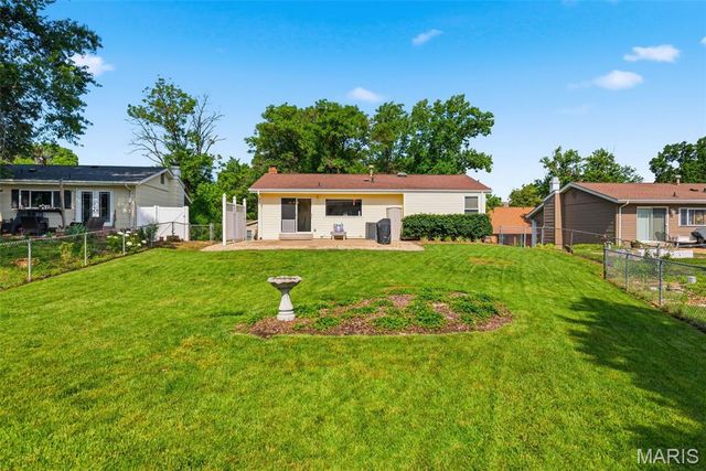 254 Village Mead Drive, Ballwin, MO 63021