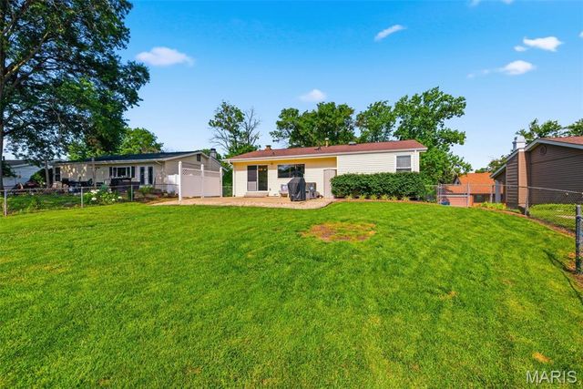 254 Village Mead Drive, Ballwin, MO 63021