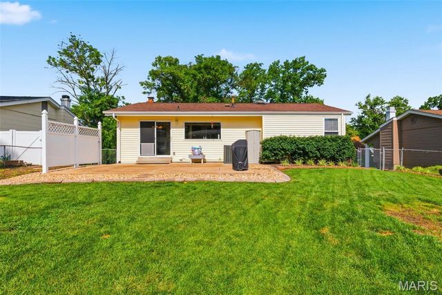 254 Village Mead Drive, Ballwin, MO 63021