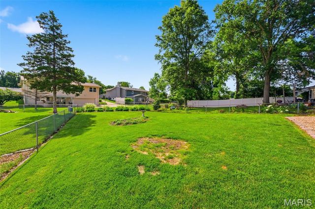 254 Village Mead Drive, Ballwin, MO 63021
