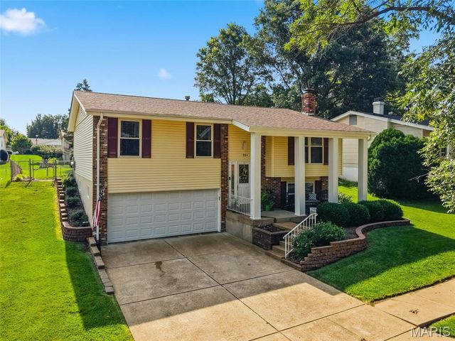 254 Village Mead Drive, Ballwin, MO 63021