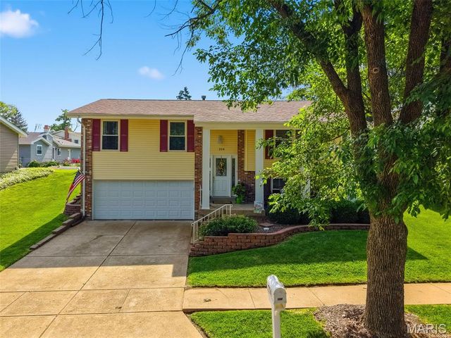 254 Village Mead Drive, Ballwin, MO 63021