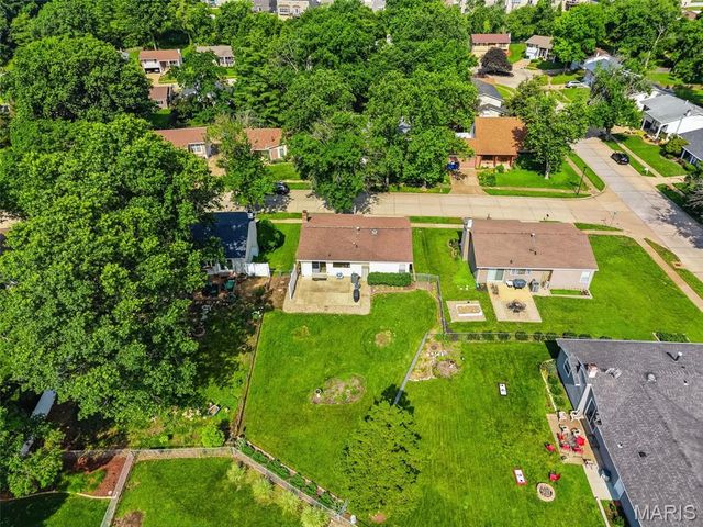 254 Village Mead Drive, Ballwin, MO 63021