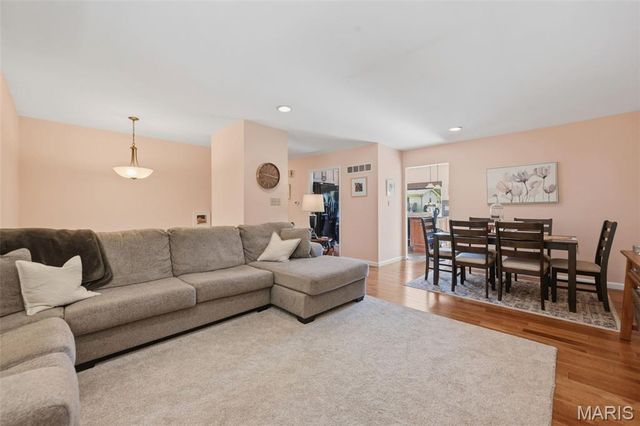 254 Village Mead Drive, Ballwin, MO 63021