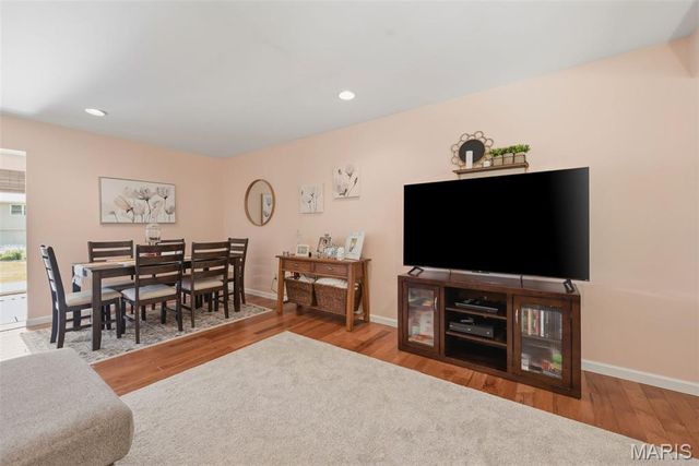 254 Village Mead Drive, Ballwin, MO 63021