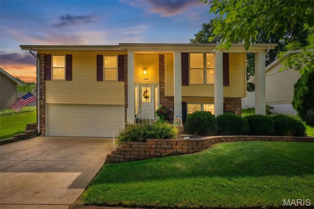 254 Village Mead Drive, Ballwin, MO 63021