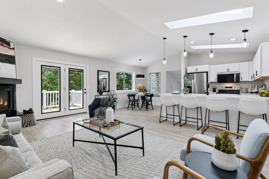 5501 Pompano Drive, Minnetonka, MN 55343