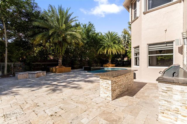 1585 Victoria Isle Way, Weston, FL 33327