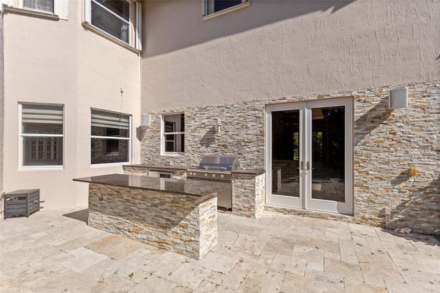 1585 Victoria Isle Way, Weston, FL 33327