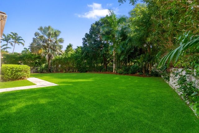 1585 Victoria Isle Way, Weston, FL 33327