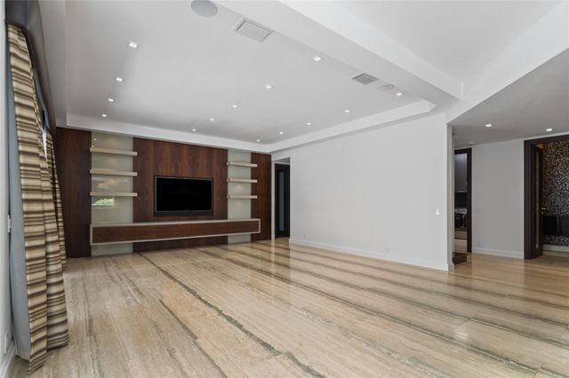 1585 Victoria Isle Way, Weston, FL 33327