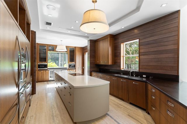 1585 Victoria Isle Way, Weston, FL 33327