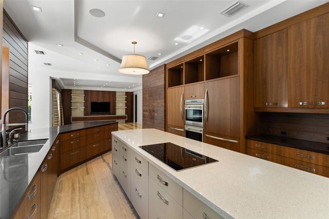 1585 Victoria Isle Way, Weston, FL 33327