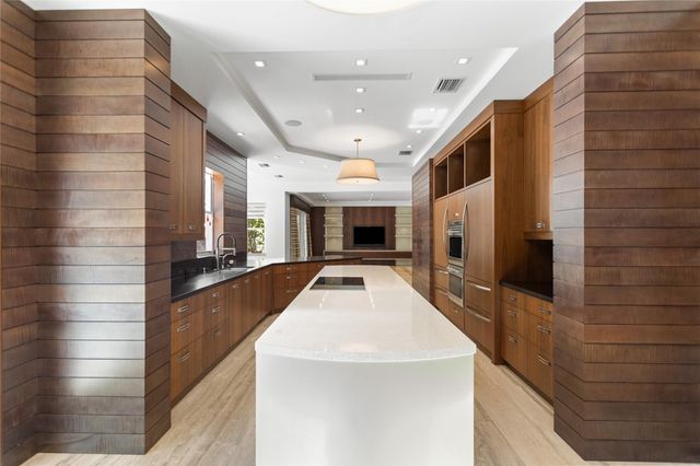 1585 Victoria Isle Way, Weston, FL 33327