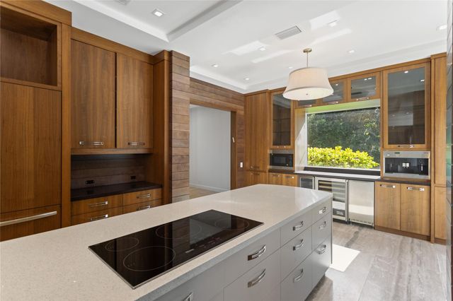 1585 Victoria Isle Way, Weston, FL 33327