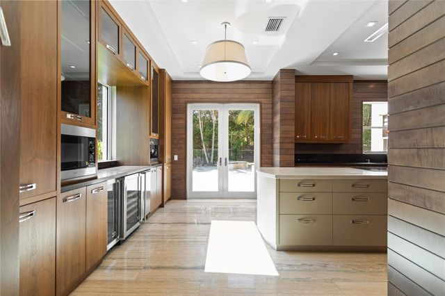 1585 Victoria Isle Way, Weston, FL 33327