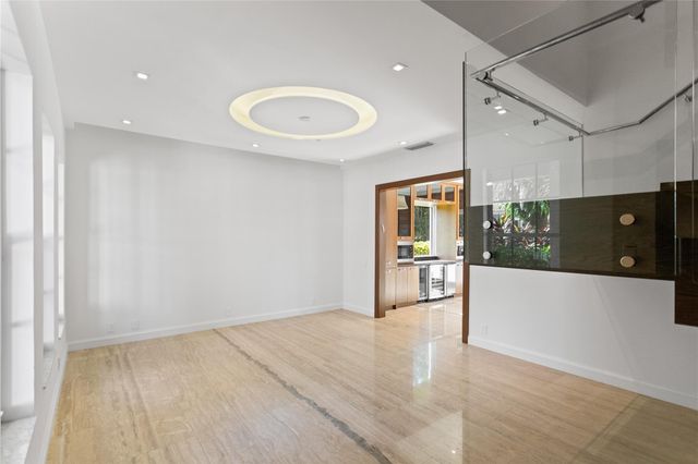 1585 Victoria Isle Way, Weston, FL 33327