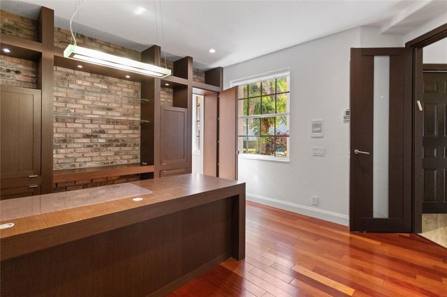 1585 Victoria Isle Way, Weston, FL 33327