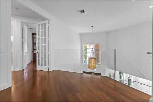 1585 Victoria Isle Way, Weston, FL 33327