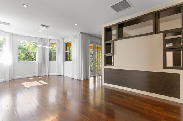 1585 Victoria Isle Way, Weston, FL 33327