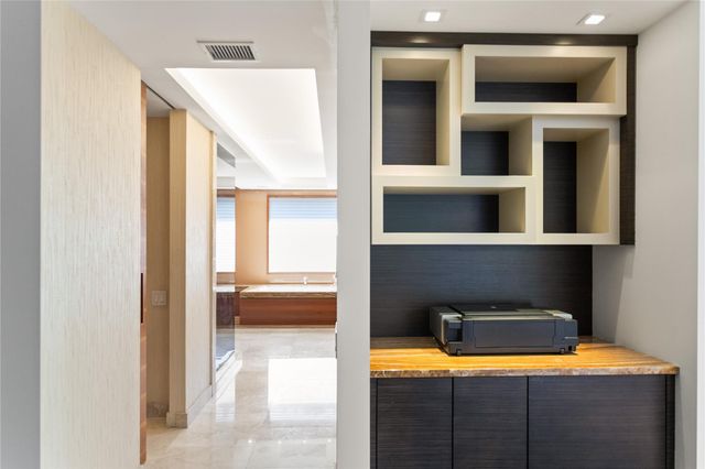 1585 Victoria Isle Way, Weston, FL 33327