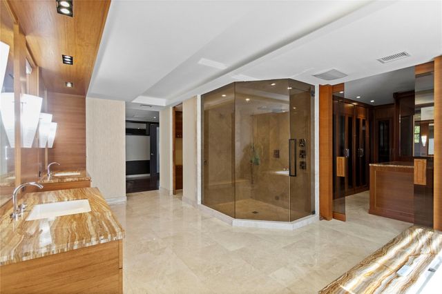 1585 Victoria Isle Way, Weston, FL 33327