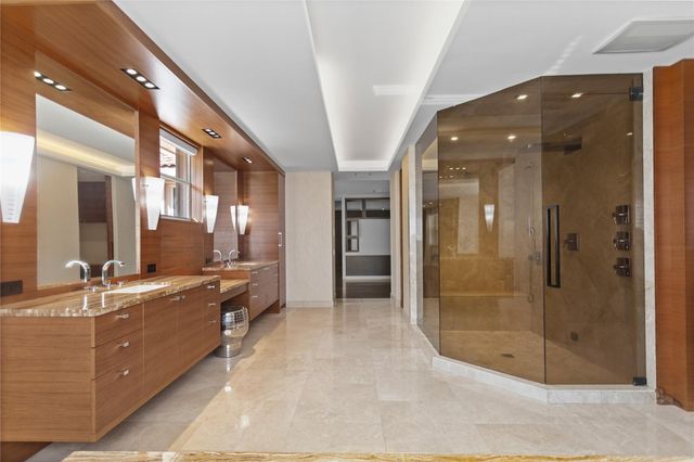 1585 Victoria Isle Way, Weston, FL 33327