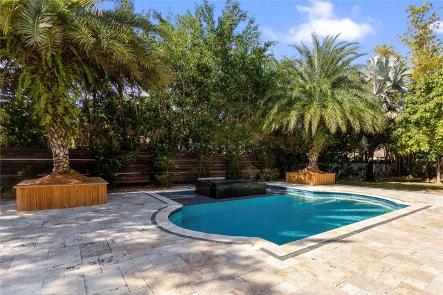 1585 Victoria Isle Way, Weston, FL 33327