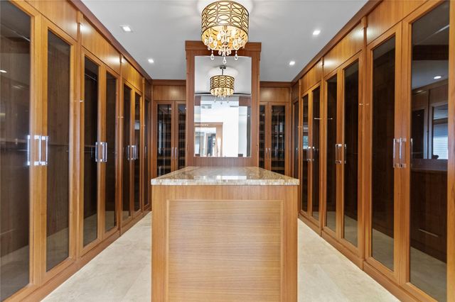 1585 Victoria Isle Way, Weston, FL 33327