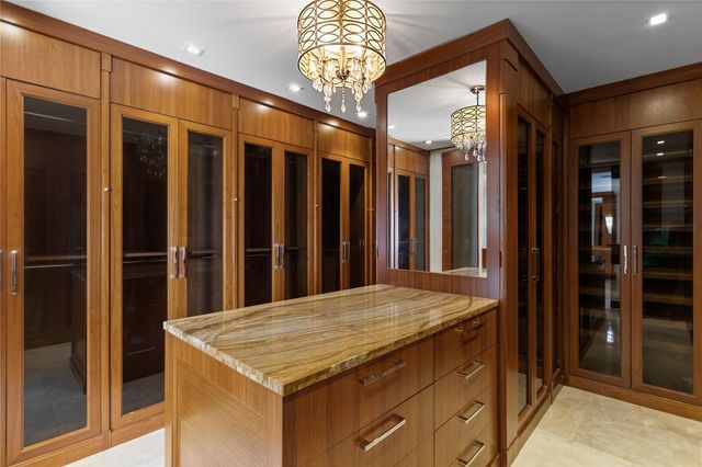 1585 Victoria Isle Way, Weston, FL 33327