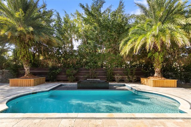 1585 Victoria Isle Way, Weston, FL 33327