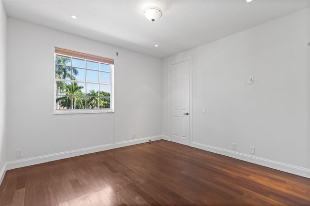 1585 Victoria Isle Way, Weston, FL 33327