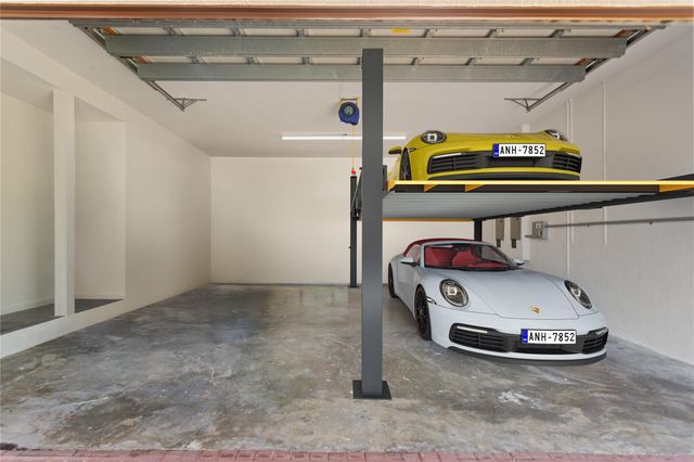 1585 Victoria Isle Way, Weston, FL 33327