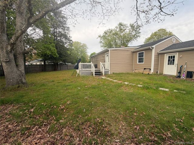 1013 Merriam Road, Bay Shore, NY 11706