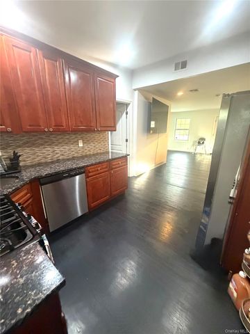 1013 Merriam Road, Bay Shore, NY 11706