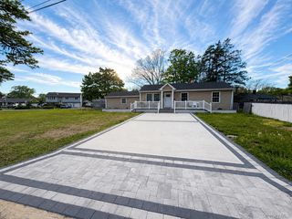 1013 Merriam Road, Bay Shore, NY 11706