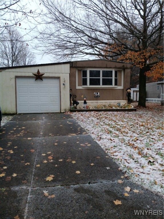 97 Bush Gardens Street, Alden, NY 14004