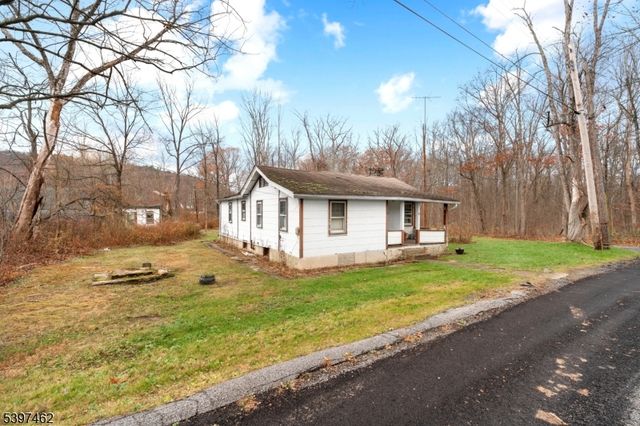 4 Woodlawn Ave, Frankford Twp., NJ 07826