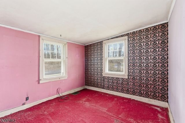 4 Woodlawn Ave, Frankford Twp., NJ 07826