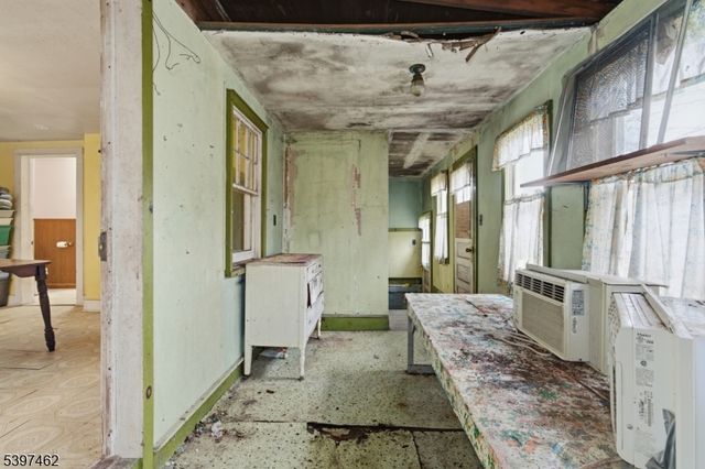 4 Woodlawn Ave, Frankford Twp., NJ 07826