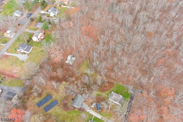 4 Woodlawn Ave, Frankford Twp., NJ 07826