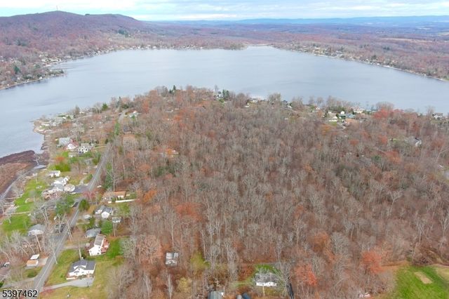 4 Woodlawn Ave, Frankford Twp., NJ 07826