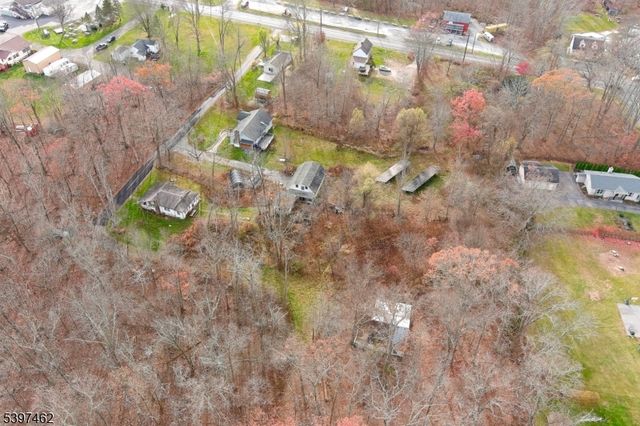 4 Woodlawn Ave, Frankford Twp., NJ 07826