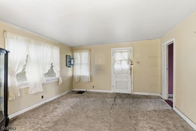 4 Woodlawn Ave, Frankford Twp., NJ 07826