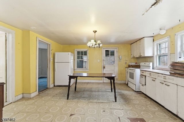 4 Woodlawn Ave, Frankford Twp., NJ 07826