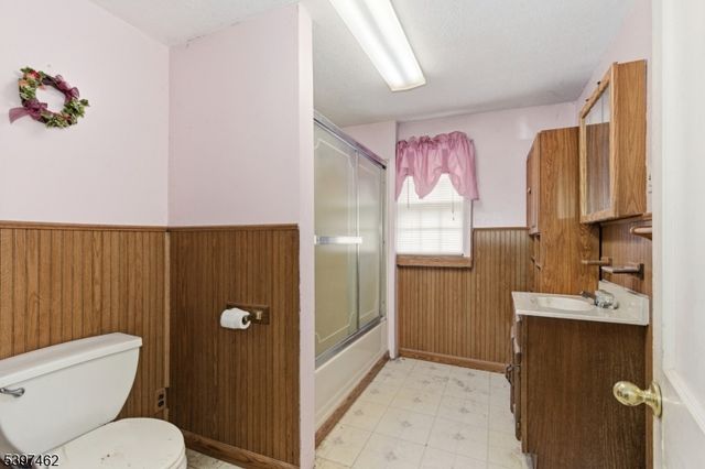 4 Woodlawn Ave, Frankford Twp., NJ 07826