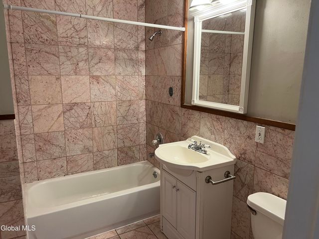 5 Broadway 505, Troy, NY 12180