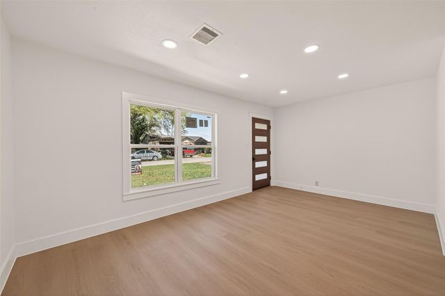 3209 Mccrarey Drive, Houston, TX 77088